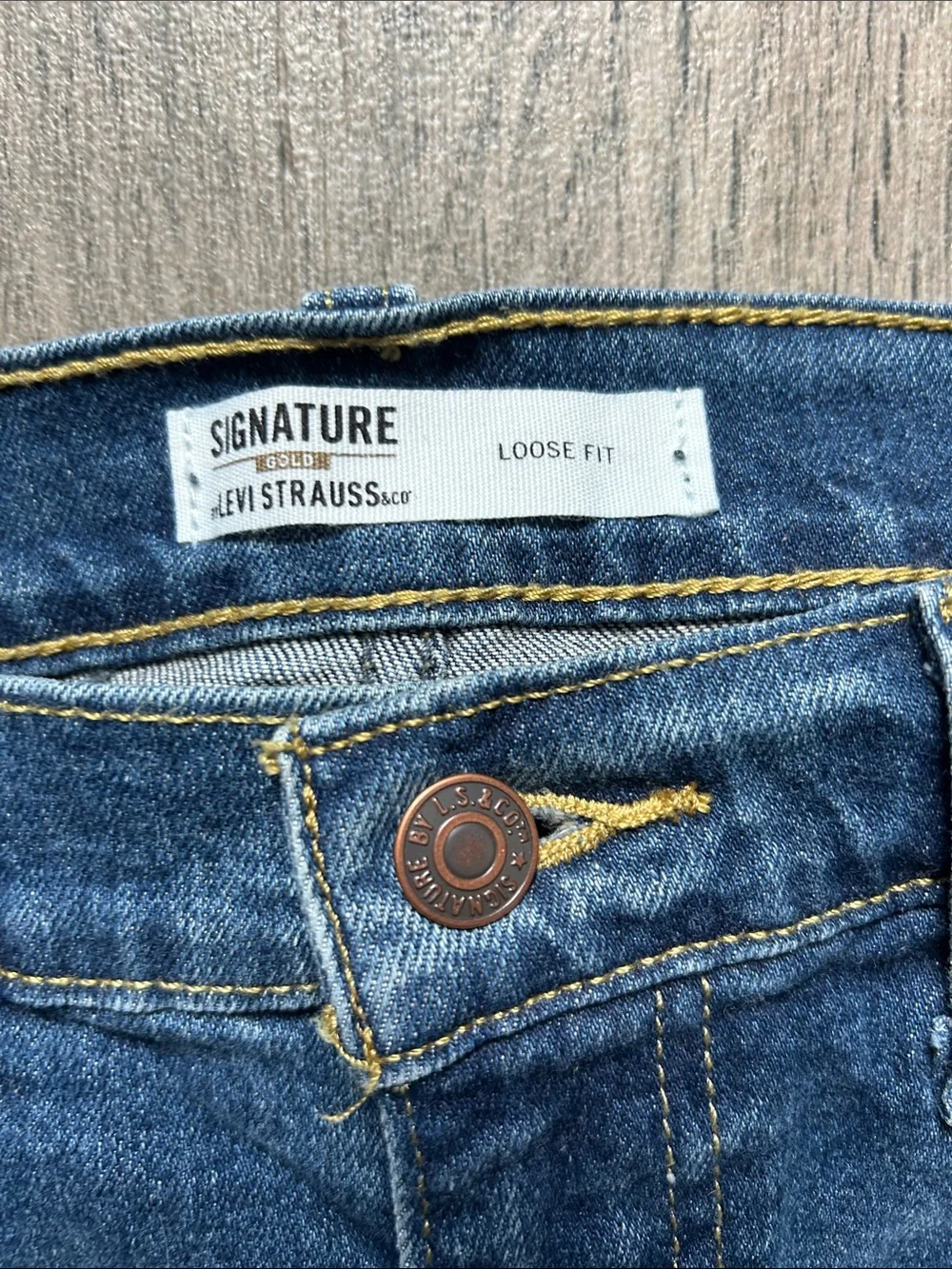 Levi's Men's Medium Blue Straight Jeans